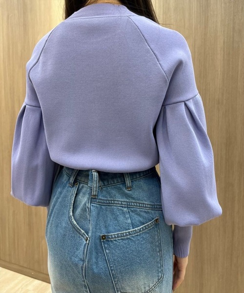 REDYAZEL（レディアゼル）の「袖ボリュームデコルテあきニット（ニット/セーター・レディース・オフホワイト/サックスブルー/ネイビー・FREE）」の7枚目の写真