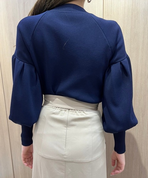 REDYAZEL（レディアゼル）の「袖ボリュームデコルテあきニット（ニット/セーター・レディース・オフホワイト/サックスブルー/ネイビー・FREE）」の14枚目の写真