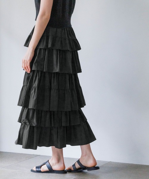 yuw（ユウ）の「ギャザーティアードスカート　704744（スカート・レディース・チャコールグレー/ブラック/その他・FREE）」の5枚目の写真