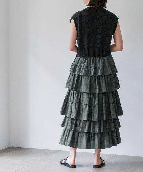 yuw（ユウ）の「ギャザーティアードスカート　704744（スカート・レディース・チャコールグレー/ブラック/その他・FREE）」の16枚目の写真