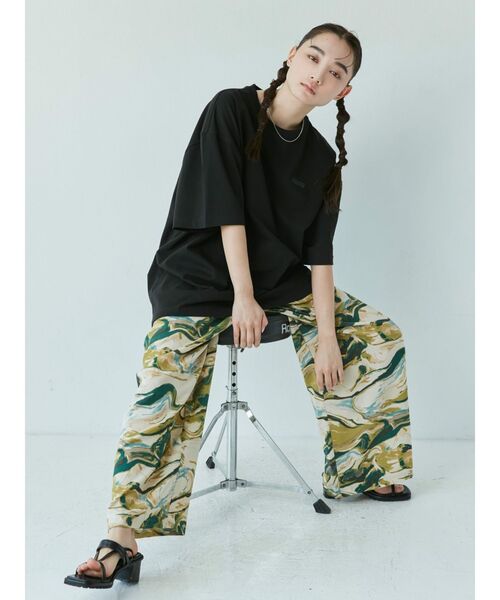 PUMA(プーマ)の「【MURUA×PUMA】アートプリントユニセックスTシャツ(Tシャツ/カットソー・レディース・ホワイト/ブラック・FREE)」の6枚目の写真