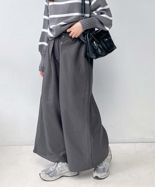 AS KNOW AS plus(アズノゥアズプラス)の「〇レースアップ ワイドパンツ(その他パンツ・レディース・キナリ/ブラック系/チェック/サックスブルー/ブラック系その他/アイボリー系/インディゴブルー/イエロー系/グリーン系/オレンジ系/ブラック系1/ブルー系その他/杢グレー/ブラック/ブラウン系その他/ブラウン系1/グレー系その他/ブルー系その他2/アイボリー系1/ブラック系その他2/グレー系1/ブルー系/カーキ系/レッド系/ブルー系その他3/グレー系2/ブラウン系その他2/カーキ系2/グレー系その他2・FREE)」の12枚目の写真