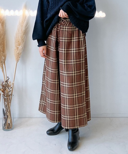 AS KNOW AS plus(アズノゥアズプラス)の「〇レースアップ ワイドパンツ(その他パンツ・レディース・キナリ/ブラック系/チェック/サックスブルー/ブラック系その他/アイボリー系/インディゴブルー/イエロー系/グリーン系/オレンジ系/ブラック系1/ブルー系その他/杢グレー/ブラック/ブラウン系その他/ブラウン系1/グレー系その他/ブルー系その他2/アイボリー系1/ブラック系その他2/グレー系1/ブルー系/カーキ系/レッド系/ブルー系その他3/グレー系2/ブラウン系その他2/カーキ系2/グレー系その他2・FREE)」の13枚目の写真