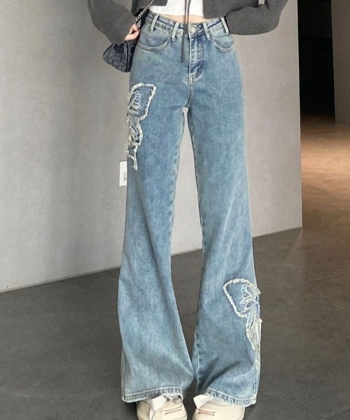 DIAVEL（ディアベル）の「新色追加/刺繍バタフライフレアデニムパンツ