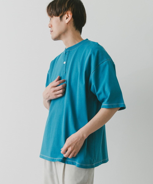 URBAN RESEARCH DOORS(アーバンリサーチドアーズ)の「配色stヘンリーネックショートスリーブTシャツ(Tシャツ/カットソー・メンズ・ブラウン/ホワイト/ブルー/チャコールグレー・MEDIUM/LARGE)」の4枚目の写真