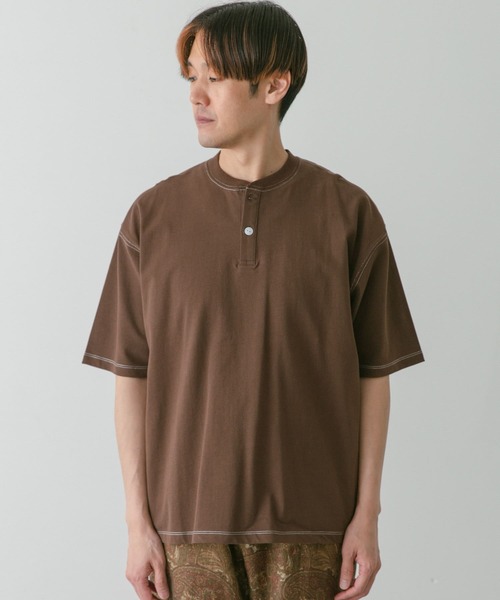 URBAN RESEARCH DOORS(アーバンリサーチドアーズ)の「配色stヘンリーネックショートスリーブTシャツ(Tシャツ/カットソー・メンズ・ブラウン/ホワイト/ブルー/チャコールグレー・MEDIUM/LARGE)」の20枚目の写真