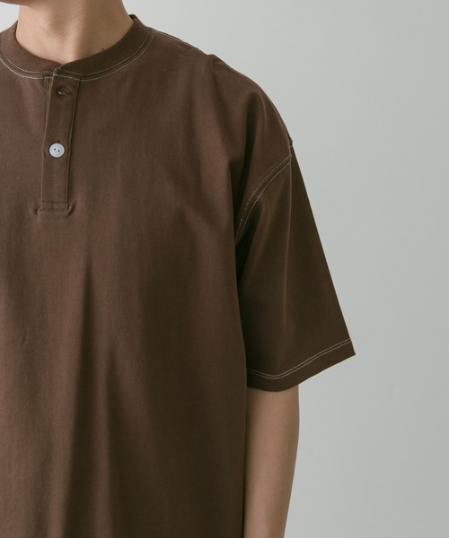 URBAN RESEARCH DOORS(アーバンリサーチドアーズ)の「配色stヘンリーネックショートスリーブTシャツ(Tシャツ/カットソー・メンズ・ブラウン/ホワイト/ブルー/チャコールグレー・MEDIUM/LARGE)」の16枚目の写真