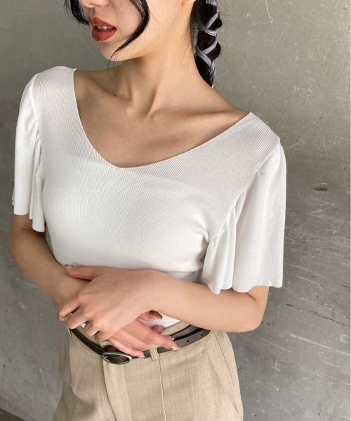 tolene(トレネ)の「フリルスリーブデザインVネッツ半袖ニット(ニット/セーター・レディース・グリーン/ホワイト/ブラック/ピンク・FREE)」の13枚目の写真