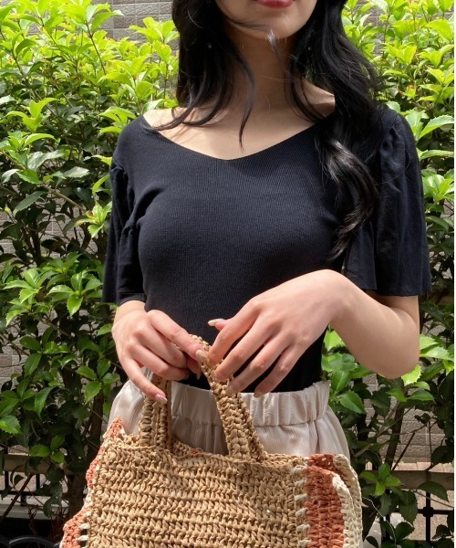 tolene(トレネ)の「フリルスリーブデザインVネッツ半袖ニット(ニット/セーター・レディース・グリーン/ホワイト/ブラック/ピンク・FREE)」の12枚目の写真