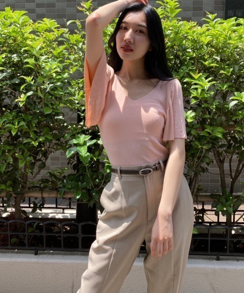 tolene(トレネ)の「フリルスリーブデザインVネッツ半袖ニット(ニット/セーター・レディース・グリーン/ホワイト/ブラック/ピンク・FREE)」の8枚目の写真
