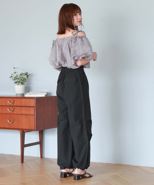 archives（アルシーヴ）の「肩リボンバルーンブラウス（シャツ/ブラウス・レディース・ブルーグレー/オフホワイト/ブラック・MEDIUM）」の15枚目の写真