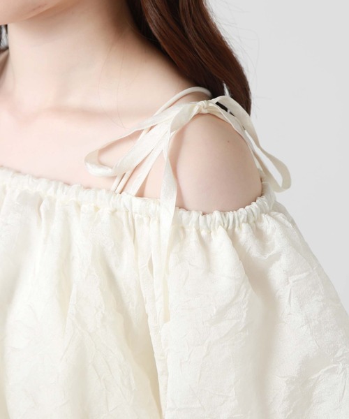 archives（アルシーヴ）の「肩リボンバルーンブラウス（シャツ/ブラウス・レディース・ブルーグレー/オフホワイト/ブラック・MEDIUM）」の9枚目の写真