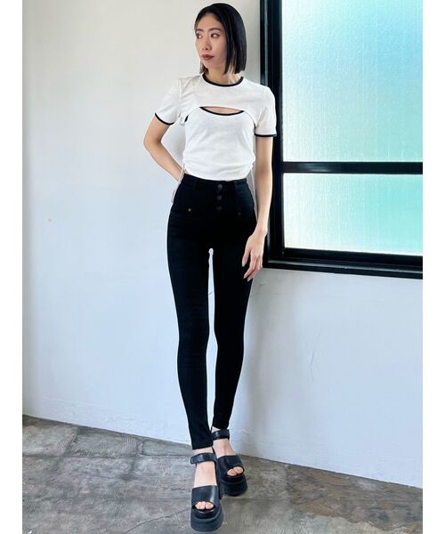 EMODA（エモダ）の「ドローストリング2WAYトップ（Tシャツ/カットソー・レディース・ブラック/イエロー/オレンジ/ホワイト・FREE）」の17枚目の写真