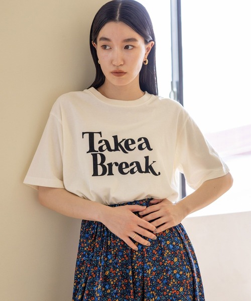 LOWRYS FARM（ローリーズファーム）の「フロッキーロゴＳＳ　968140（Tシャツ/カットソー・レディース・グレー/アイボリー/ブラウン・FREE）」の2枚目の写真