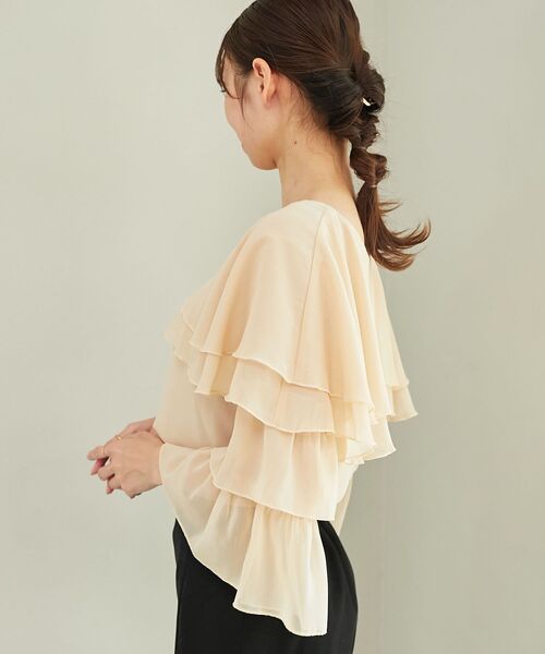 MAJESTIC LEGON（マジェスティックレゴン）の「ニュアンスケープブラウス（シャツ/ブラウス・レディース・アイボリー/ベージュ/ライトグレー・MEDIUM）」の17枚目の写真