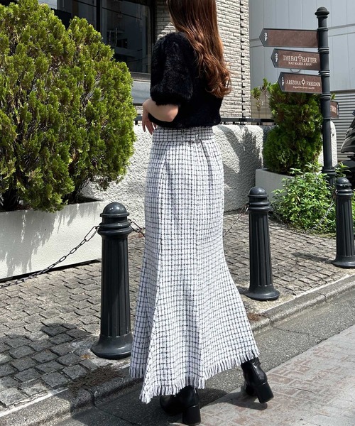 INGNI(イング)の「共ベルト付裾フリンジツイードマーメイドスカート(スカート・レディース・ブラック系その他7/ホワイト系その他7・FREE)」の14枚目の写真