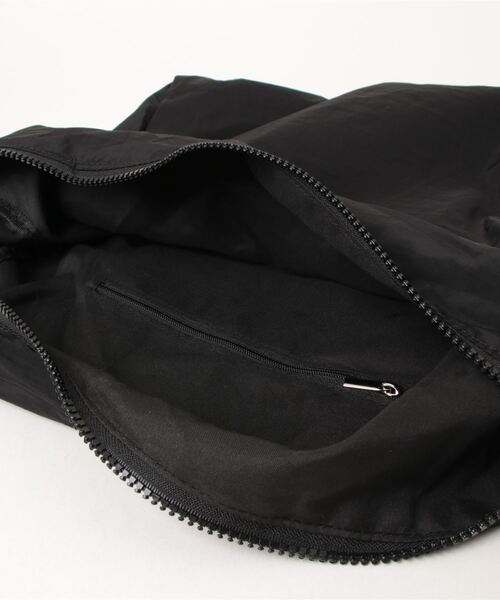 un+frame（アンフレーム）の「military big shoulder bag／バックルベルトミリタリーショルダーバッグ（ショルダーバッグ・レディース・カーキ/ベージュ/ブラック/アイボリー・FREE）」の10枚目の写真