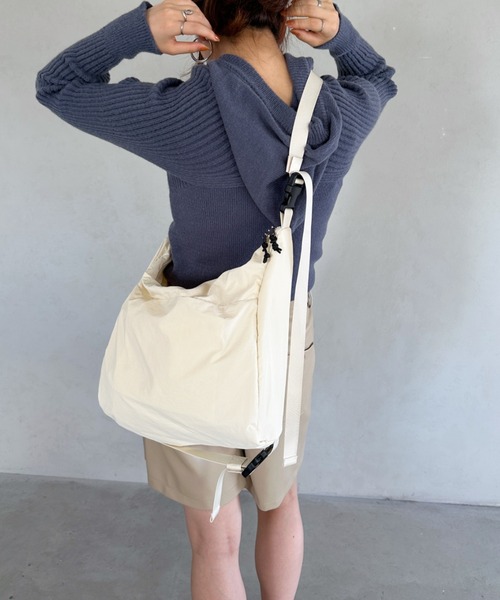 un+frame（アンフレーム）の「military big shoulder bag／バックルベルトミリタリーショルダーバッグ（ショルダーバッグ・レディース・カーキ/ベージュ/ブラック/アイボリー・FREE）」の21枚目の写真