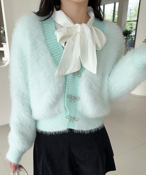 Jasmine Grandiflorum（ジャスミングランディフローラム）の「【Jasmine】シャギーニットリボンボタンカーディガン (AW)（カーディガン/ボレロ・レディース・ブルー/ピンク/ホワイト/ブラック/ライトブルー・FREE）」の4枚目の写真
