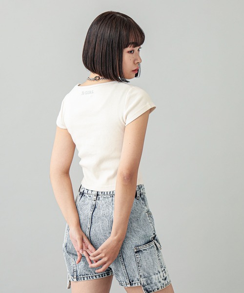 X-girl（エックスガール）の「GRACIAS S/S BABY TEE（Tシャツ/カットソー・レディース・ブラック/ブラウン/ホワイト・S/M）」の11枚目の写真