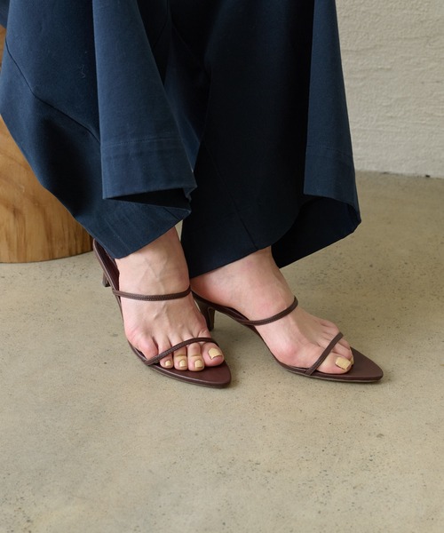 PAPILLONNER（パピヨネ）の「ポインテッドヒール（サンダル・レディース・ブラック/ブラウン/ゴールド・S/M/L）」の9枚目の写真