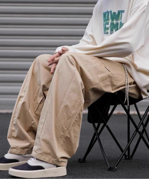 ROOPTOKYO(ループトウキョウ)の「ルーズストレートスポーツカーゴパンツ(カーゴパンツ・メンズ・ネイビー/ベージュ・L/2XL/XL)」の2枚目の写真