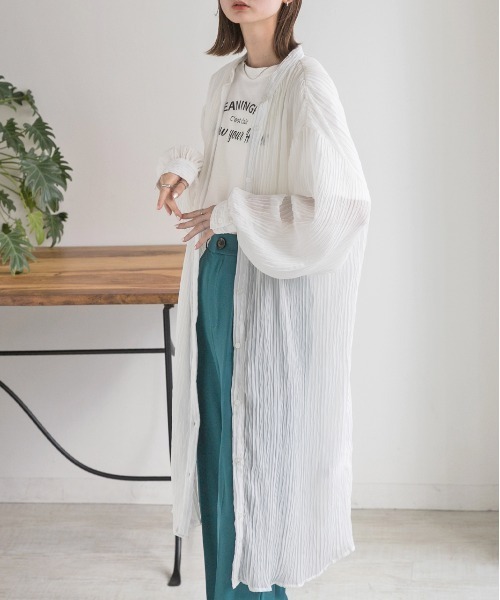 ad thie(アドティエ)の「ランダムプリーツ シアーシャツワンピース(シャツワンピース・レディース・ブラウン/カーキ/オフホワイト/ブラック・FREE)」の8枚目の写真