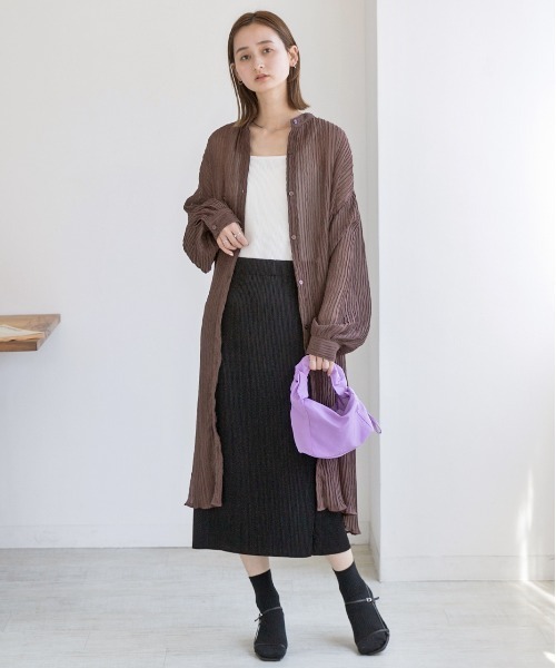 ad thie(アドティエ)の「ランダムプリーツ シアーシャツワンピース(シャツワンピース・レディース・ブラウン/カーキ/オフホワイト/ブラック・FREE)」の15枚目の写真