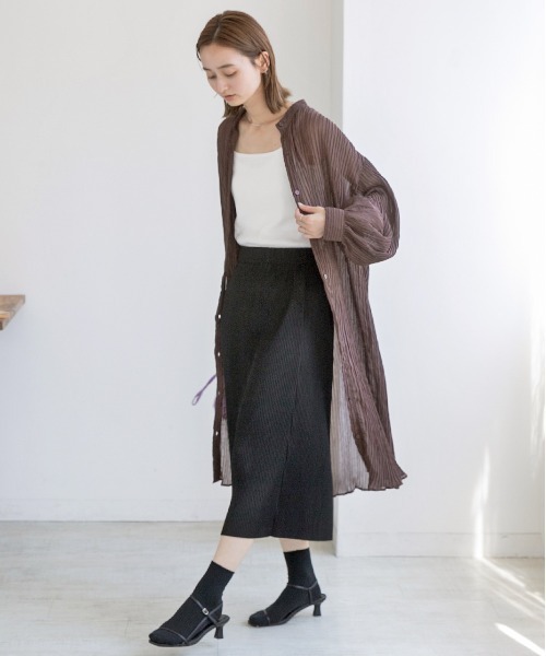 ad thie(アドティエ)の「ランダムプリーツ シアーシャツワンピース(シャツワンピース・レディース・ブラウン/カーキ/オフホワイト/ブラック・FREE)」の18枚目の写真