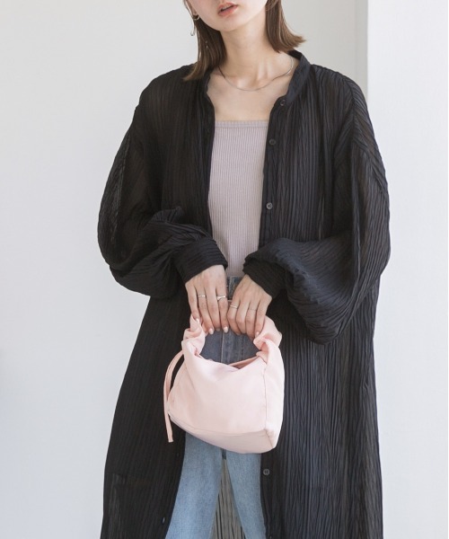 ad thie(アドティエ)の「ランダムプリーツ シアーシャツワンピース(シャツワンピース・レディース・ブラウン/カーキ/オフホワイト/ブラック・FREE)」の12枚目の写真