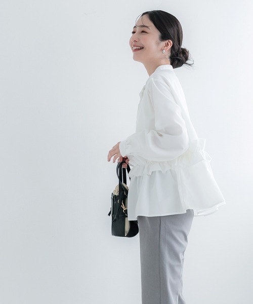 coca（coca）（コカ）の「ホイップフリルブラウス| セレモニー オフィス ママスーツ 卒業式（シャツ/ブラウス・レディース・チャコール/ホワイト/ライトブルー/ネイビー/ライトグレー/ブラック・M/L）」の12枚目の写真