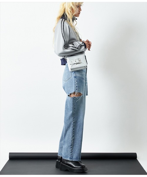 ANAP（アナップ）の「3つボタンサイドカットデニムパンツ（デニムパンツ・レディース・ブラック/ブルー・S/M）」の10枚目の写真