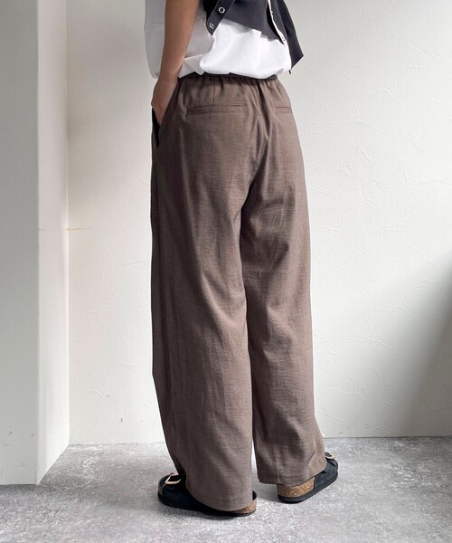fredy emue（フレディエミュ）の「タンブラーオックスセミワイドパンツ【レングス長め丈あり】（その他パンツ・レディース・ベージュ/ブラウン/ピンク/オフホワイト/ブラック・36/38/39）」の22枚目の写真