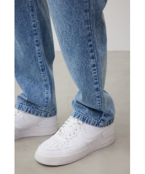 AZUL by moussy（アズールバイマウジー）の「イージーリラックスワイドデニム（デニムパンツ・メンズ・ライトブルー/ライトブラック・FREE）」の22枚目の写真