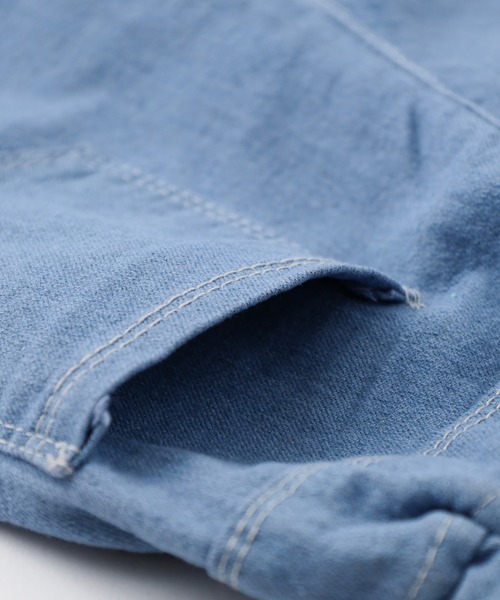 URBAN CHERRY(アーバンチェリー)の「フロントスリットフレアデニムパンツ(デニムパンツ・キッズ・ブルー・110cm/140cm/130cm/120cm)」の4枚目の写真