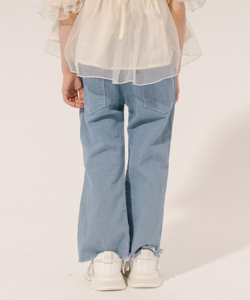 URBAN CHERRY(アーバンチェリー)の「フロントスリットフレアデニムパンツ(デニムパンツ・キッズ・ブルー・110cm/140cm/130cm/120cm)」の12枚目の写真