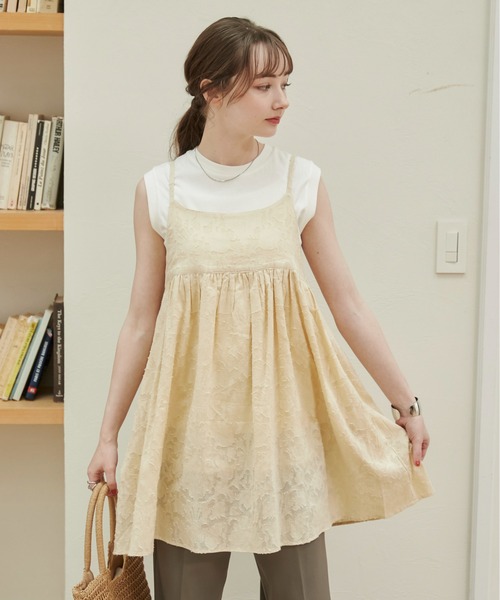 ANGIE（アンジー）の「バックリボン シアー ジャガード キャミワンピース（キャミソール・レディース・ナチュラル/オフホワイト/ブラック・FREE）」の3枚目の写真