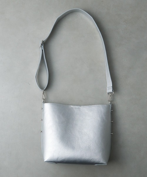 Actually（アクチュアリー）の「フェイクレザー 2wayミニショルダー ポーチ付き（ショルダーバッグ・レディース・アイボリー/シルバー/ブラック/ブルー・フリー）」の18枚目の写真