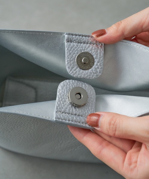 Actually（アクチュアリー）の「フェイクレザー 2wayミニショルダー ポーチ付き（ショルダーバッグ・レディース・アイボリー/シルバー/ブラック/ブルー・フリー）」の10枚目の写真