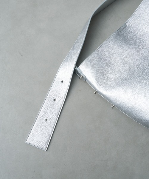 Actually（アクチュアリー）の「フェイクレザー 2wayミニショルダー ポーチ付き（ショルダーバッグ・レディース・アイボリー/シルバー/ブラック/ブルー・フリー）」の11枚目の写真