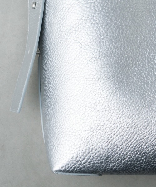 Actually（アクチュアリー）の「フェイクレザー 2wayミニショルダー ポーチ付き（ショルダーバッグ・レディース・アイボリー/シルバー/ブラック/ブルー・フリー）」の19枚目の写真