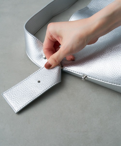 Actually（アクチュアリー）の「フェイクレザー 2wayミニショルダー ポーチ付き（ショルダーバッグ・レディース・アイボリー/シルバー/ブラック/ブルー・フリー）」の15枚目の写真