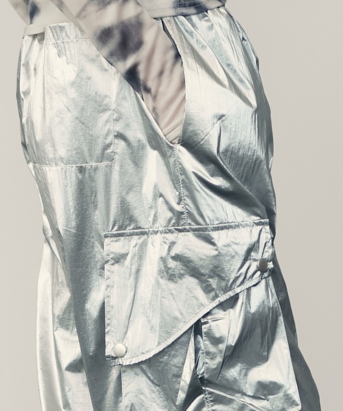 uyu.（ウユ）の「Metallic Cargo Pants / メタリックカーゴパンツ【uyu./ウユ】（カーゴパンツ・レディース・シルバー/ブラック・M/S）」の16枚目の写真