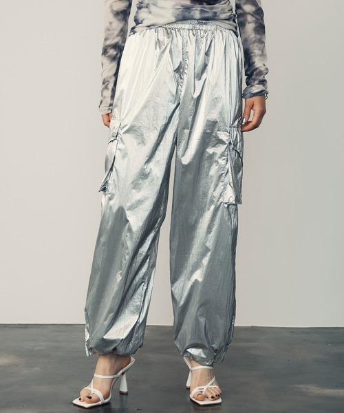 uyu.（ウユ）の「Metallic Cargo Pants / メタリックカーゴパンツ【uyu./ウユ】（カーゴパンツ・レディース・シルバー/ブラック・M/S）」の14枚目の写真