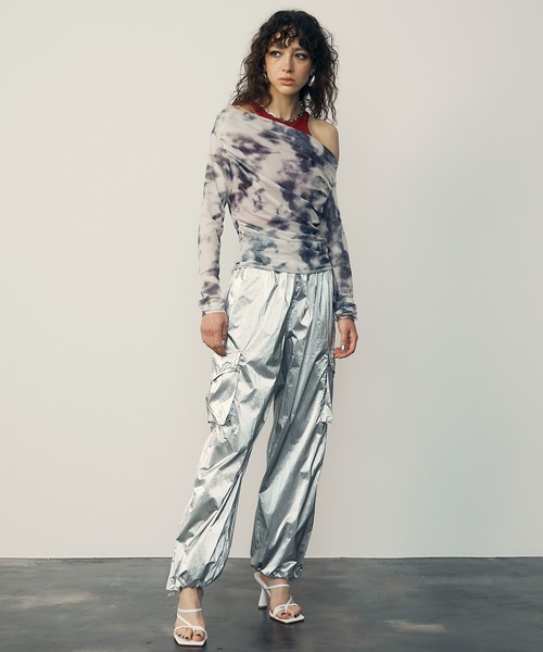 uyu.（ウユ）の「Metallic Cargo Pants / メタリックカーゴパンツ【uyu./ウユ】（カーゴパンツ・レディース・シルバー/ブラック・M/S）」の7枚目の写真