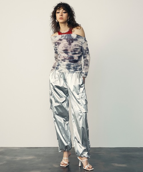 uyu.（ウユ）の「Metallic Cargo Pants / メタリックカーゴパンツ【uyu./ウユ】（カーゴパンツ・レディース・シルバー/ブラック・M/S）」の8枚目の写真