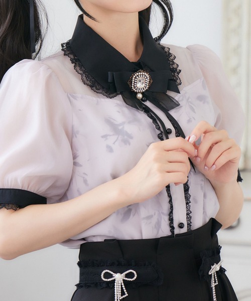 美品 Rossa ロッサ シルク100% シアーフリルブラウス 花柄 総柄 46 美品 Rossa ロッサ シルク100% シアーフリルブラウス 花柄 総柄