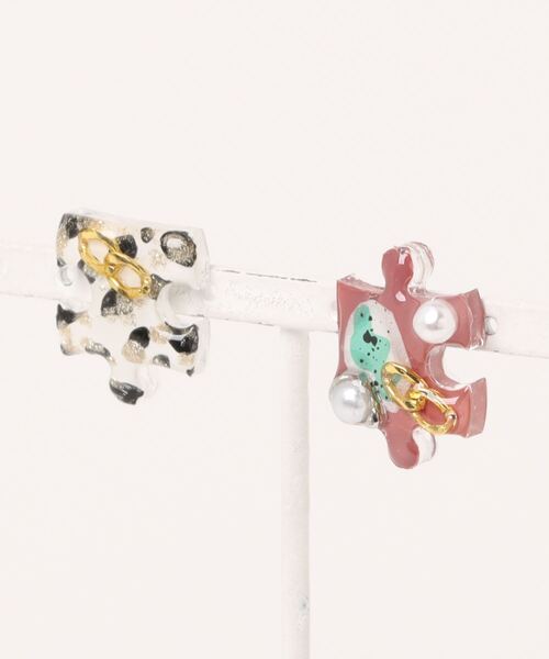 tone（トーン）の「【kun】ゴールドパズルアシンメトリーピアス(MA)（ピアス（両耳用）・レディース・レッド/ターコイズブルー/オレンジ/ブルー/グリーン/ピンクベージュ/ブラウン・FREE）」の6枚目の写真