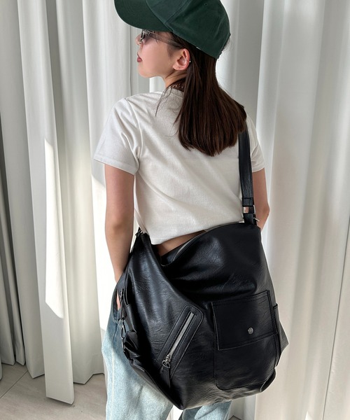 apres jour mignon(アプレジュールミニョン)の「【apresjour mignon×ARIAZ】ポケットビッグ2WAYバッグ(ショルダーバッグ・レディース・ブラック・ONESIZE)」の9枚目の写真