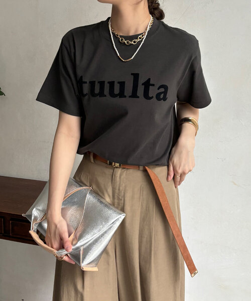 DouDou(ドゥドゥ)の「tuultaフロッキーロゴTEE(Tシャツ/カットソー・レディース・ピンク/カーキ/オフホワイト/チャコールグレー・FREE)」の17枚目の写真
